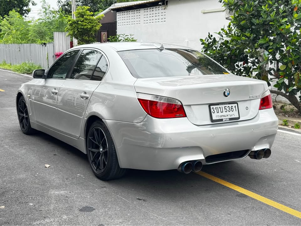 2005 BMW 525i mit M5 Umbauten