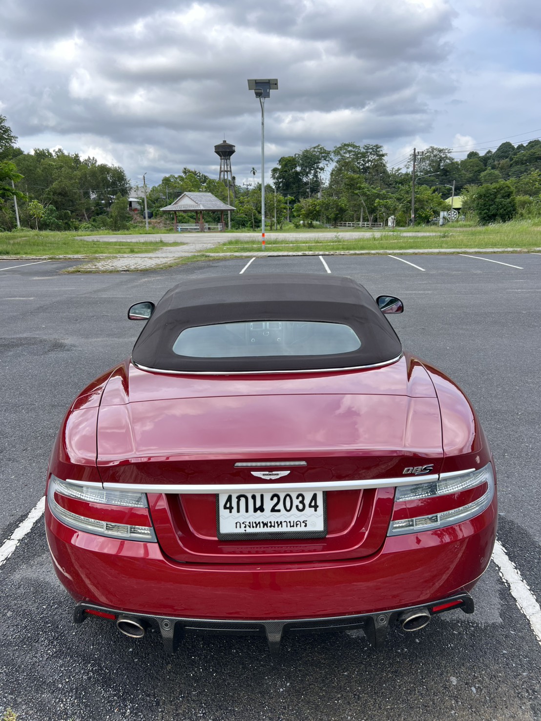 รถเปิดประทุน Aston Martin DBS ปี 2010 - ภูเก็ต